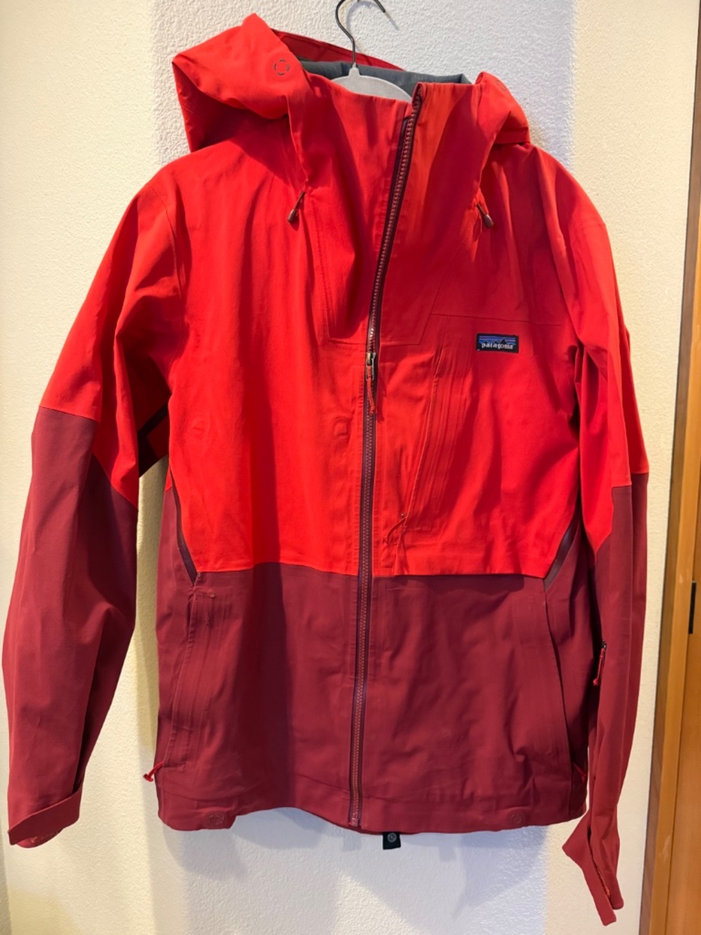Patagonia Men's Untracked 3L GORE-TEX Ski Jacket Red – Size S